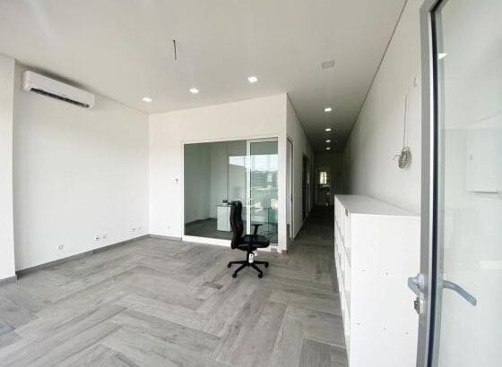 Super store for sale in the Golfe condominium